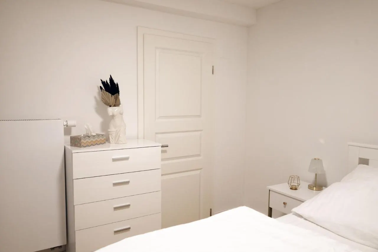 Stilvolle Wohnung Im Zentrum! Bayreuth 0*,